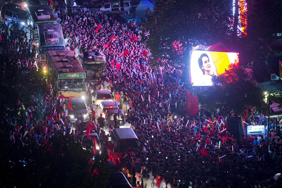 2015年11月9日缅甸仰光，Aung San Suu Kyi昂山素季所在政党赢