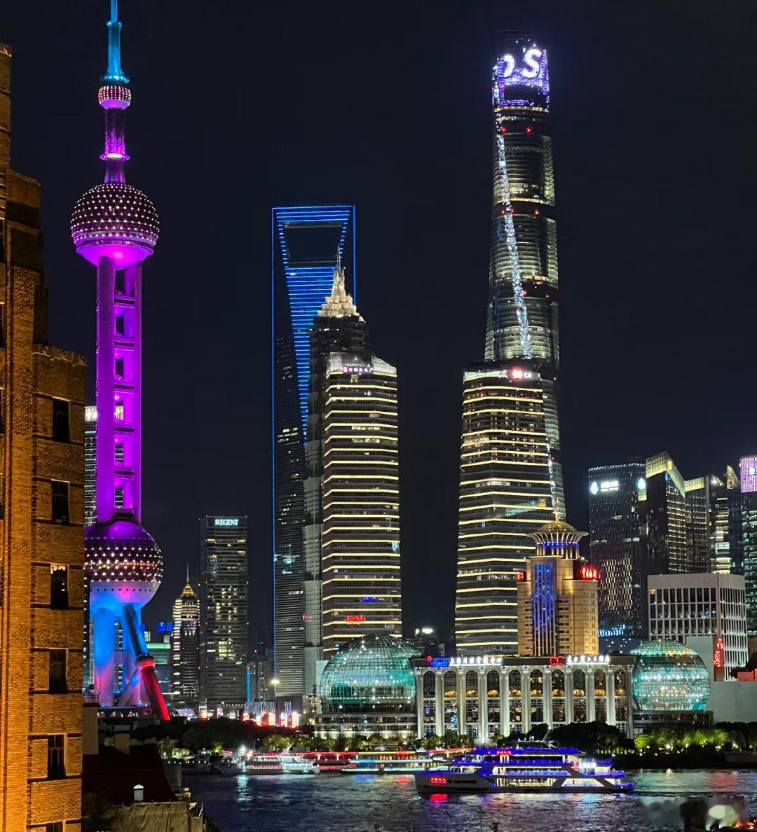 上海地铁的仪式感 上海地铁站给到一个夯谁被上海地铁的新惊喜惊艳到。沉浸式运动布景