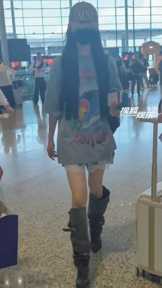 就这么潮翻我~今日份ootd杨超越ootd杨超越