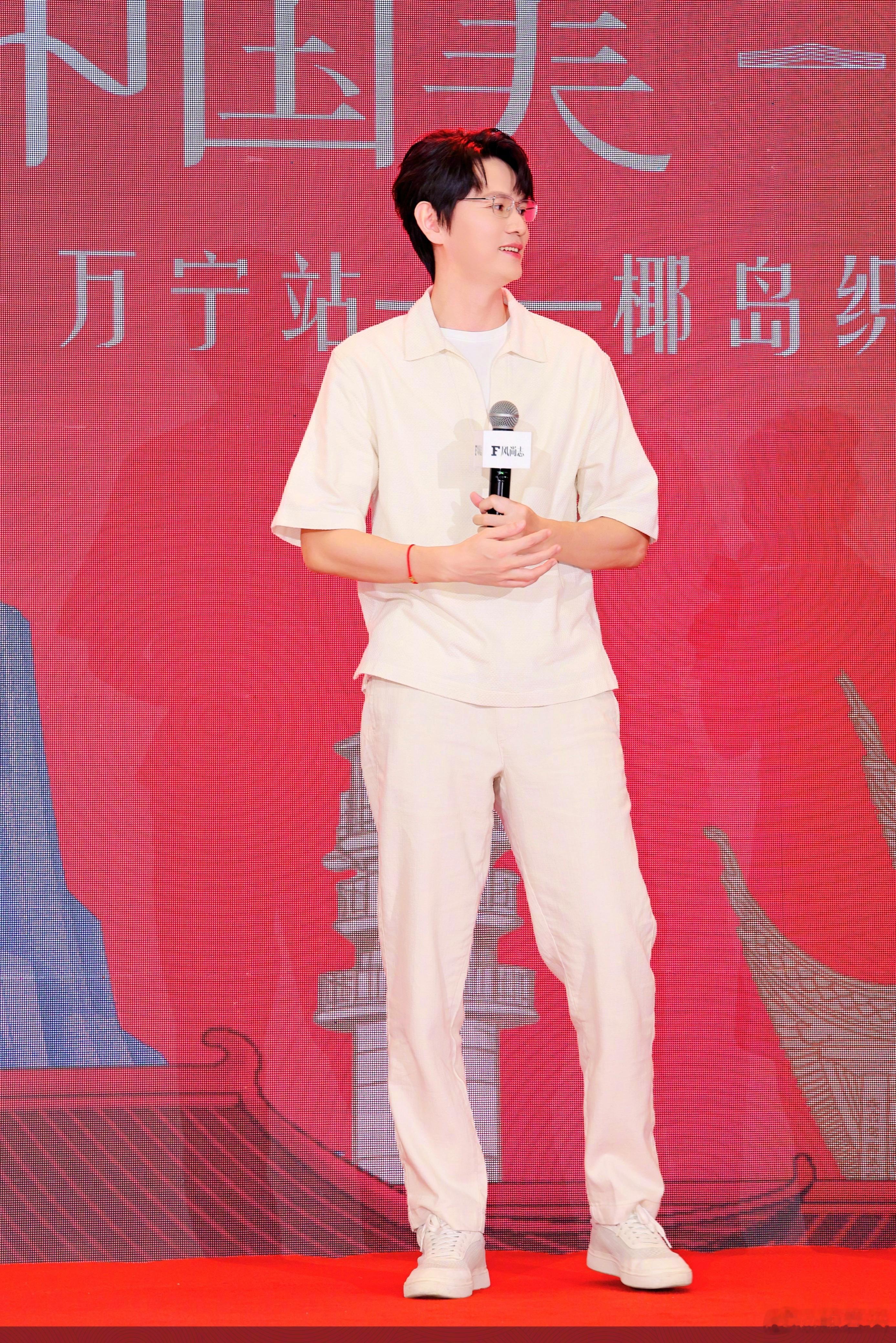 非遗万般美好，传承正当其时。很高兴国庆期间来到万宁学习非遗文化。健身打卡十一动起