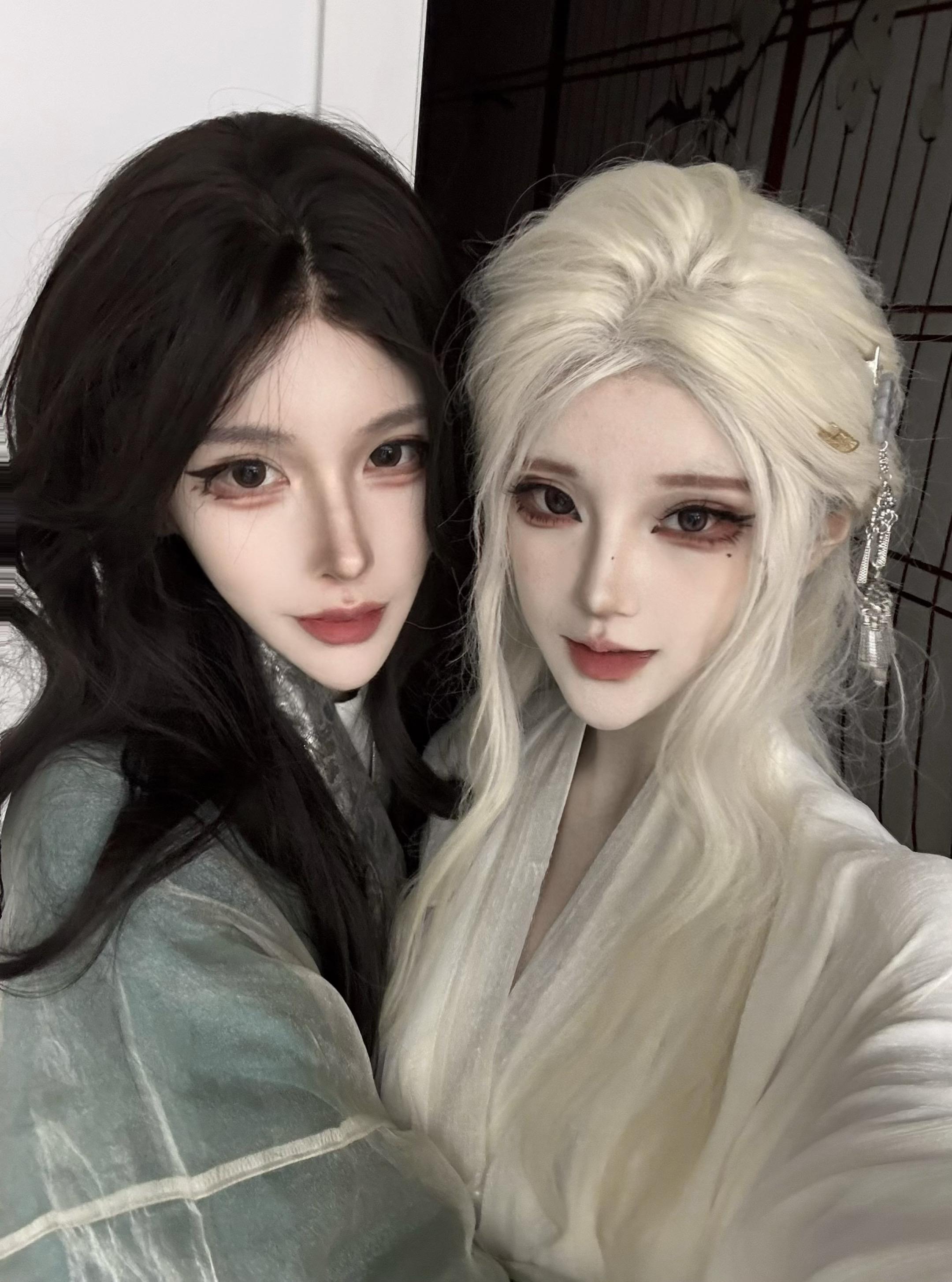 像青白蛇。   实则阿喜和苏无恙