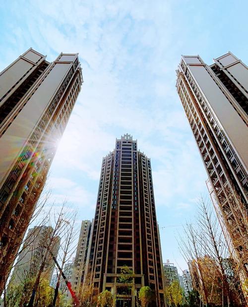 上联，清风本无意，诚邀下联房价难懂情