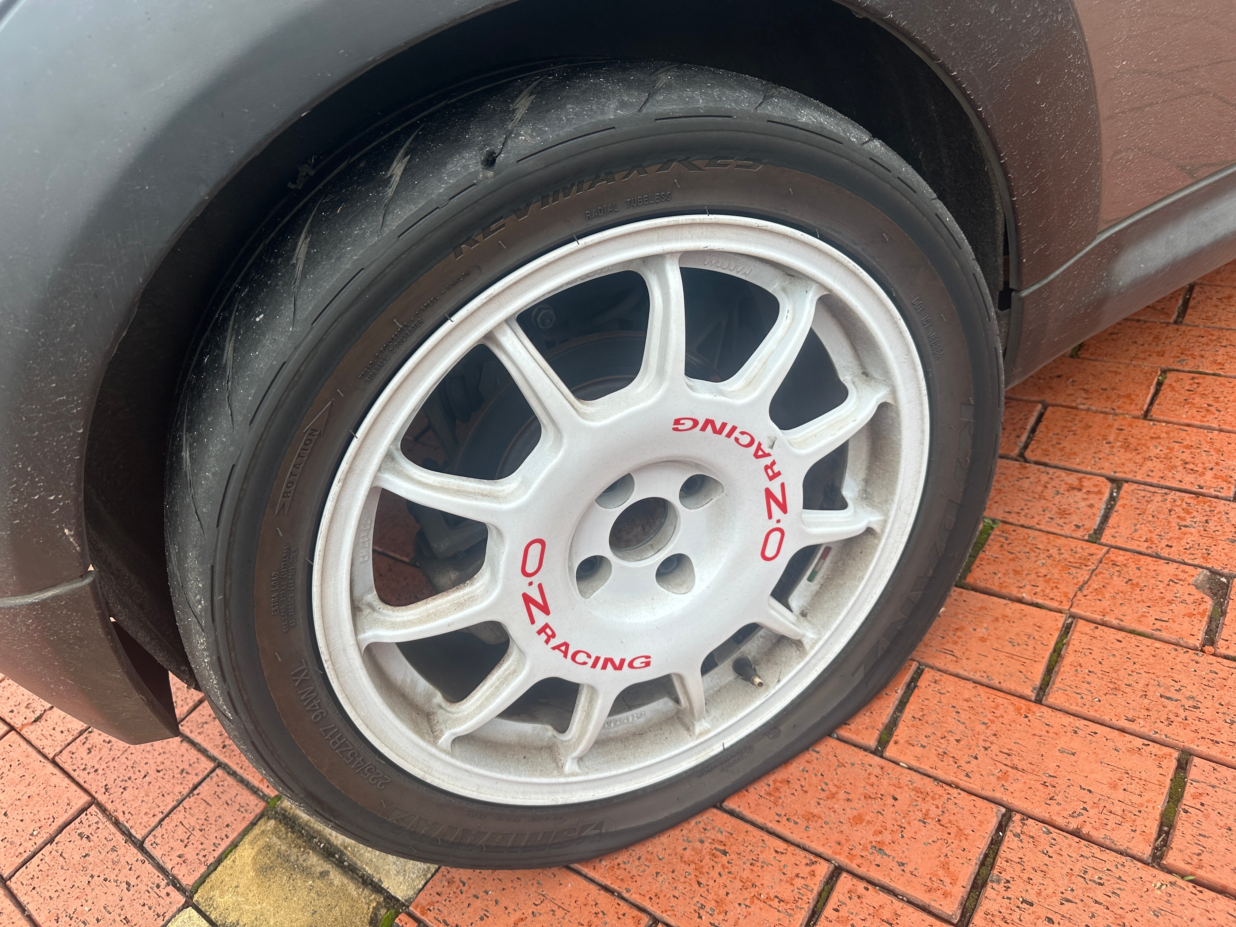 我尼玛[允悲]。跑着跑着越来越震。变道有点飘。然后又跑了两公里到昭山。雷登还可以