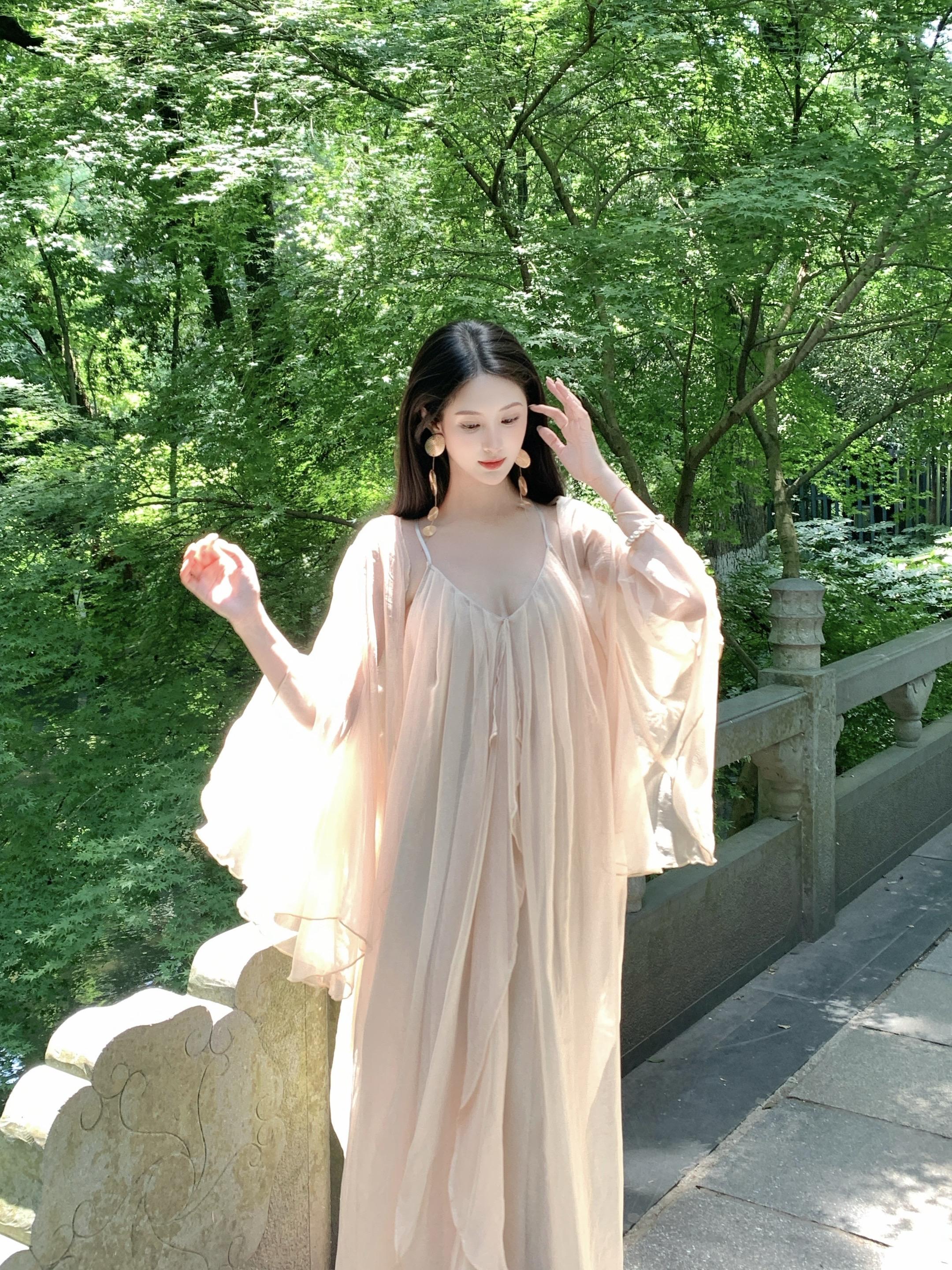 出太阳咯☀️。