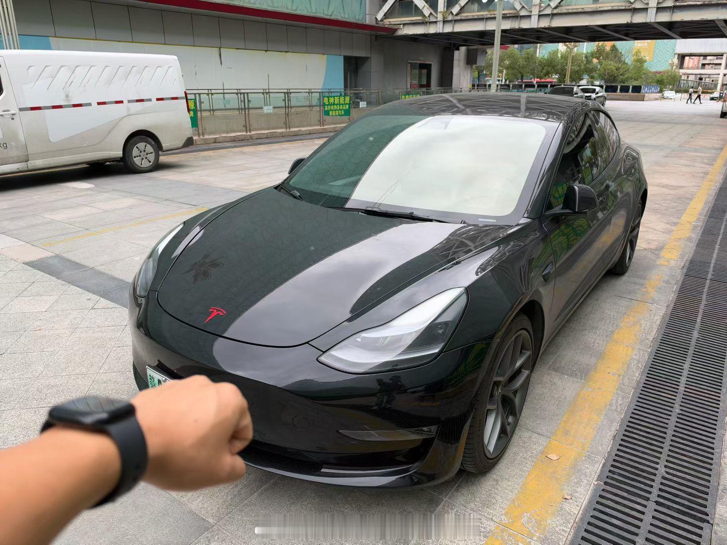 买下22年特斯拉Model 3 performance黑外白内、个人一手、原版几