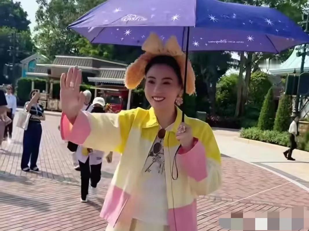 向太这下应该沉默了。她怎么都没想到，张柏芝居然是这样的人，居然那么的亲民。张柏芝