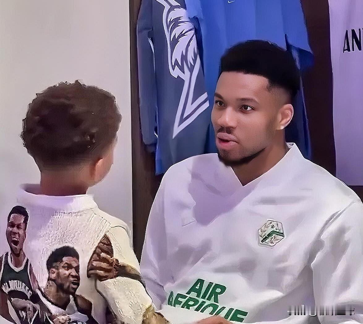 字母哥正式喊话雄鹿管理层！

近日，字母哥接受采访谈到自己的未来时表示：“对我来