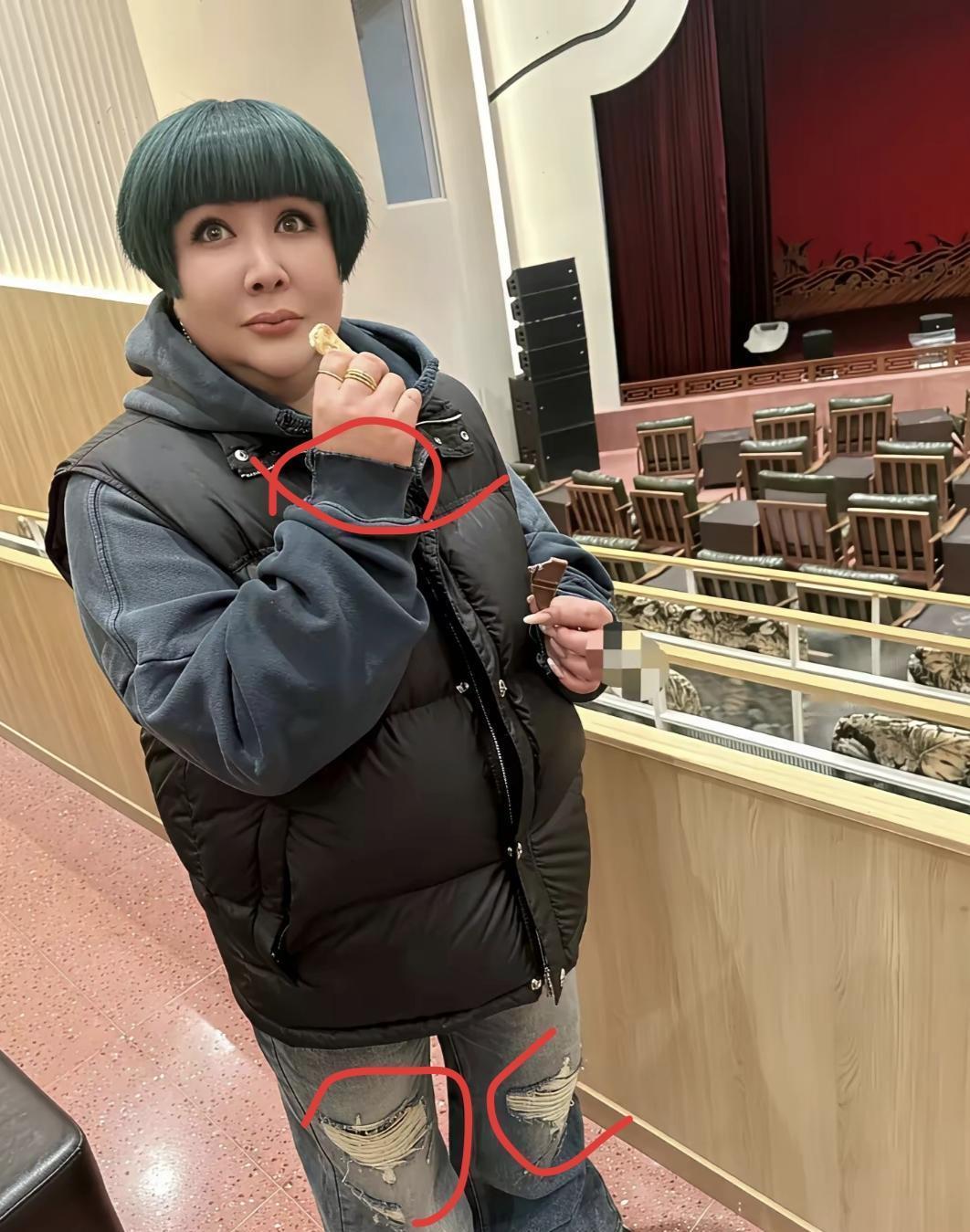 勒布朗·詹姆斯，39岁还在打脸所有“老了不行”的论调！
场均28分8篮板10助攻