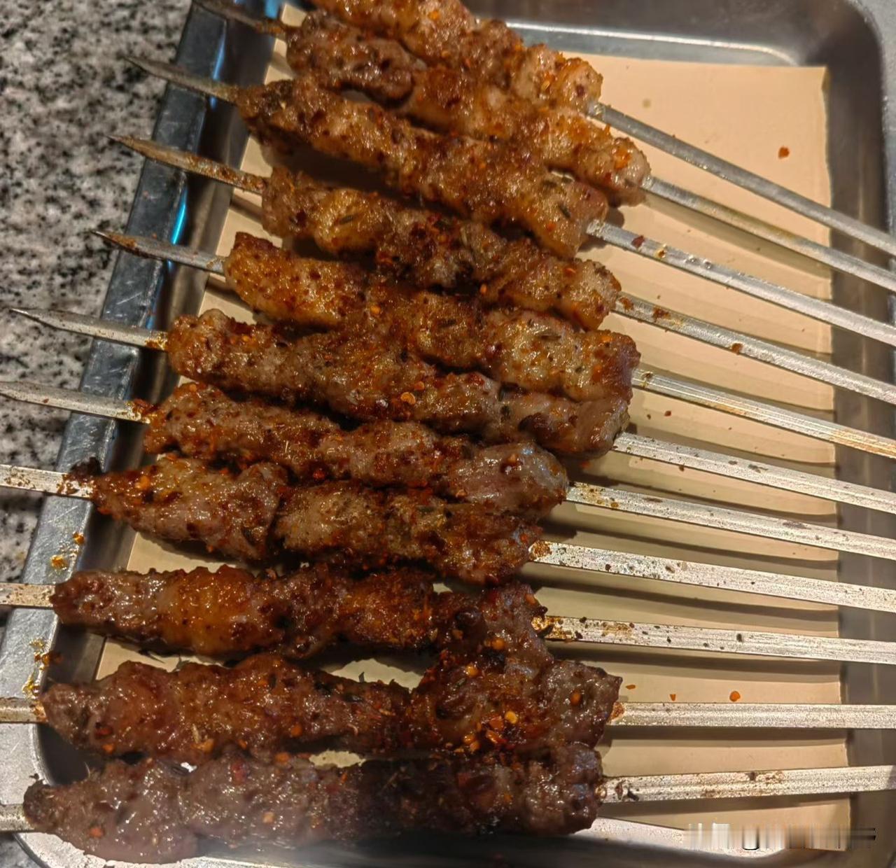 大海子烤肉，人间美味长烤肉烤串味道 孜然香辣烤串 东北风味烤串 炭火牛肉烤串 户