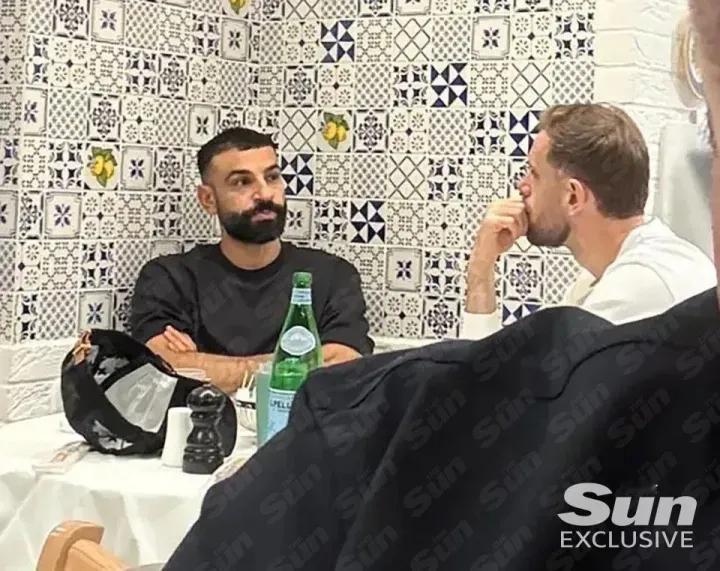 风波中萨拉赫密会亨德森 沙特联赛转会传闻再起《太阳报》爆料，正身陷舆论风波的萨拉