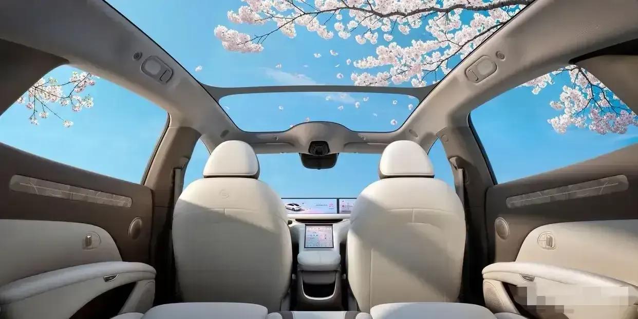 越来越牛！
2022年，上汽智己卖了4779台
2023年，上汽智己卖了3.8万