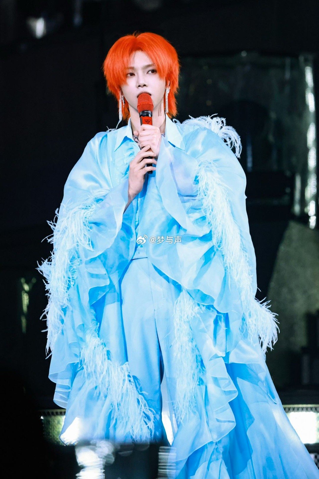 华晨宇演唱会连续12年票价未涨 十二年不涨价，听起来像个传说，但他就这么做了。抚