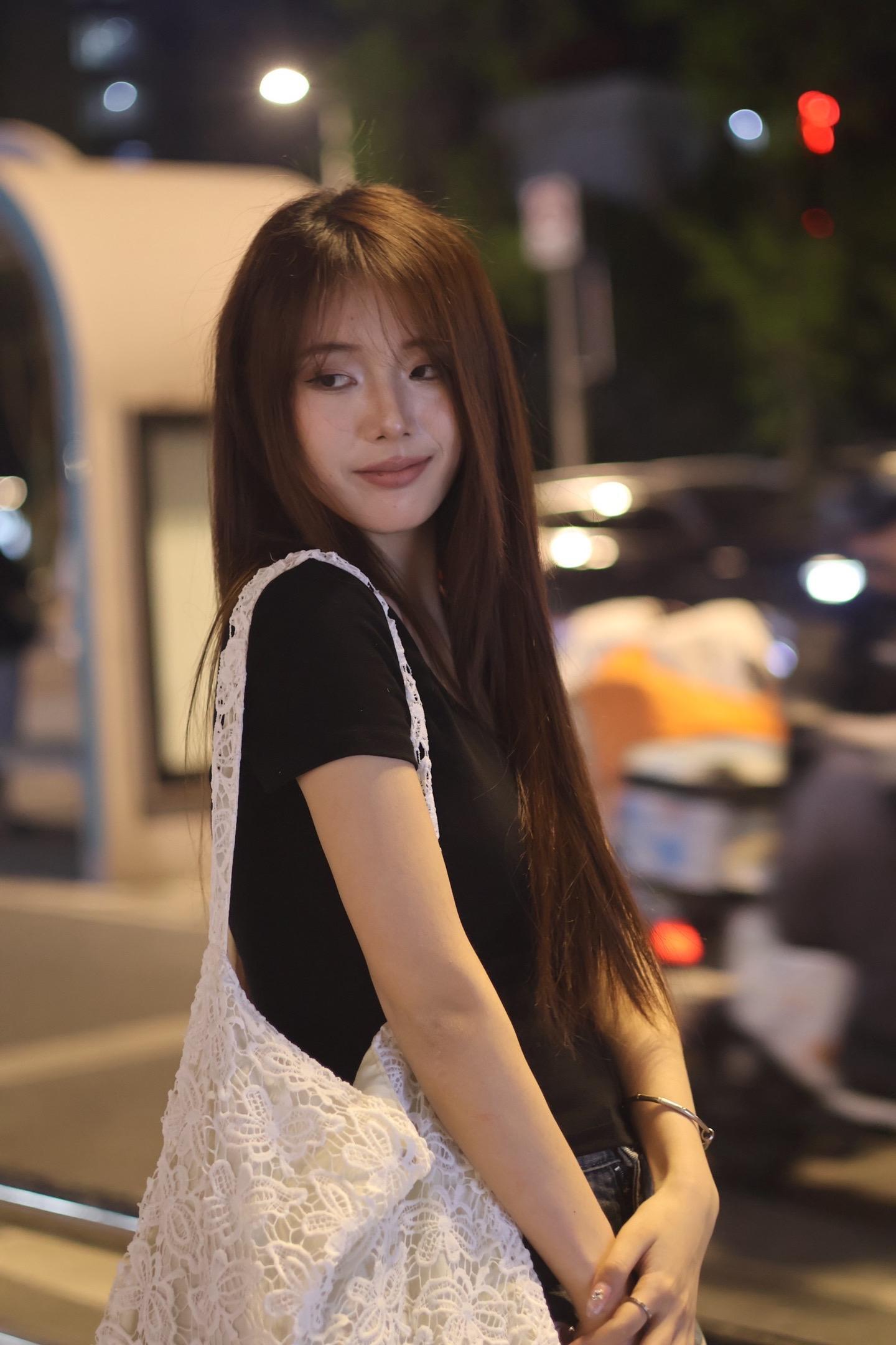 不要对吧看女孩子的眼睛 