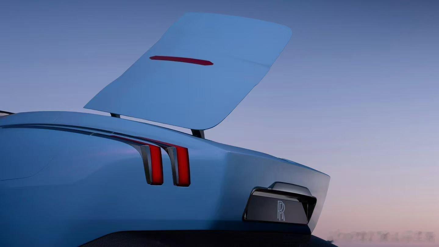 劳斯莱斯  夜莺作为车评人，夜莺的意义早已超越一台车，它正式开启劳斯莱斯「专属车