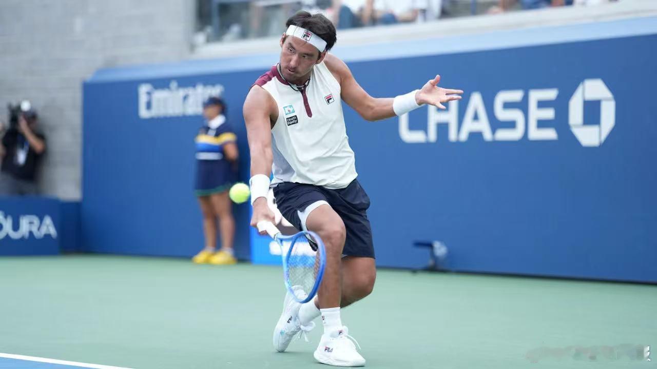 2026 美网🎾布云朝克特以“幸运落败者”身份递补入围正赛，并在男单首轮直落三