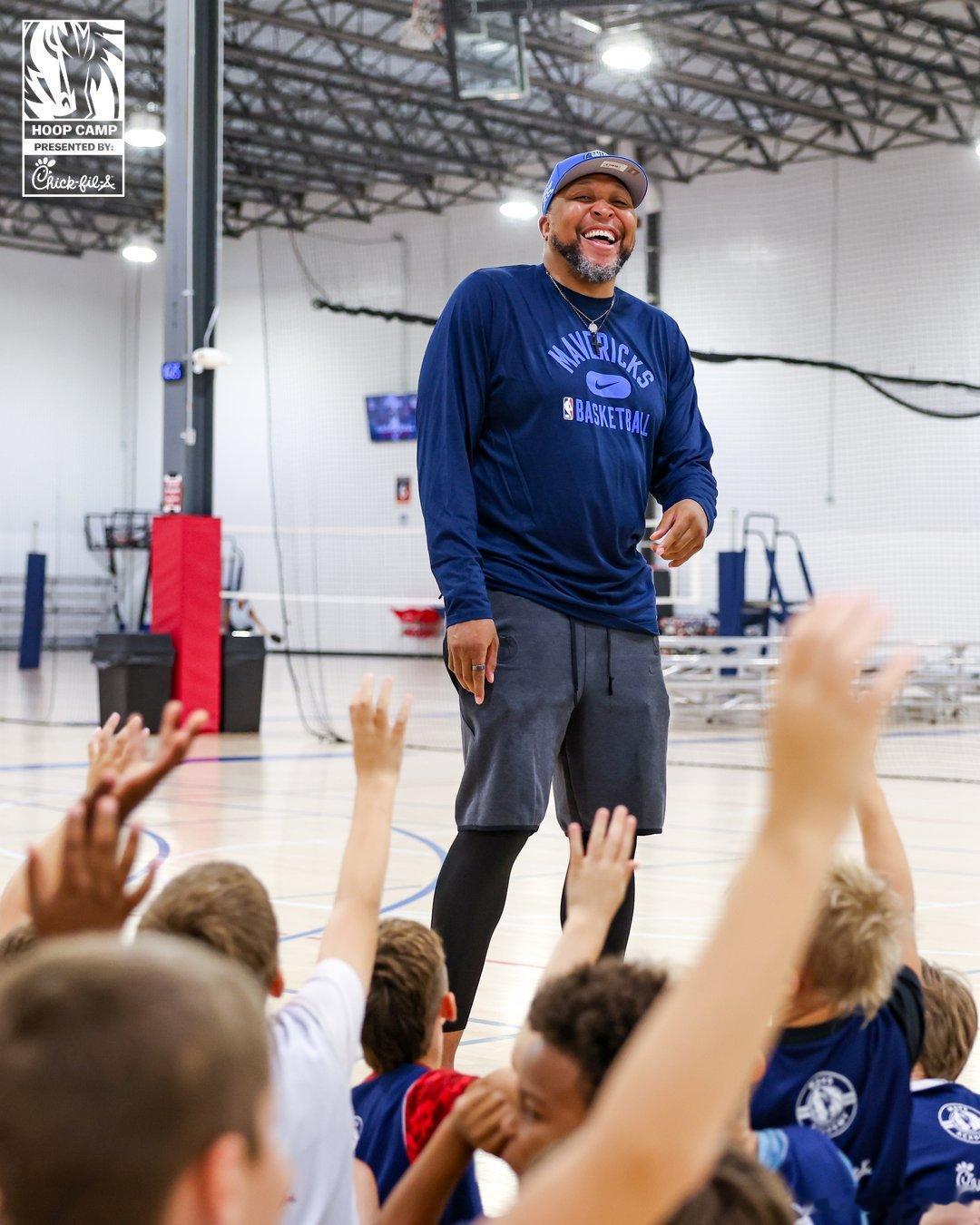 MFFL 马里昂参加我牛儿童夏令营。MFFL文班亚马降薪续约NBA夏季联赛