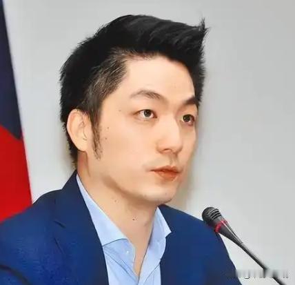 台北市长蒋万安发表声明，
6月21日，针对沈伯洋称“蒋万安避谈跟郑丽文站台议题，
