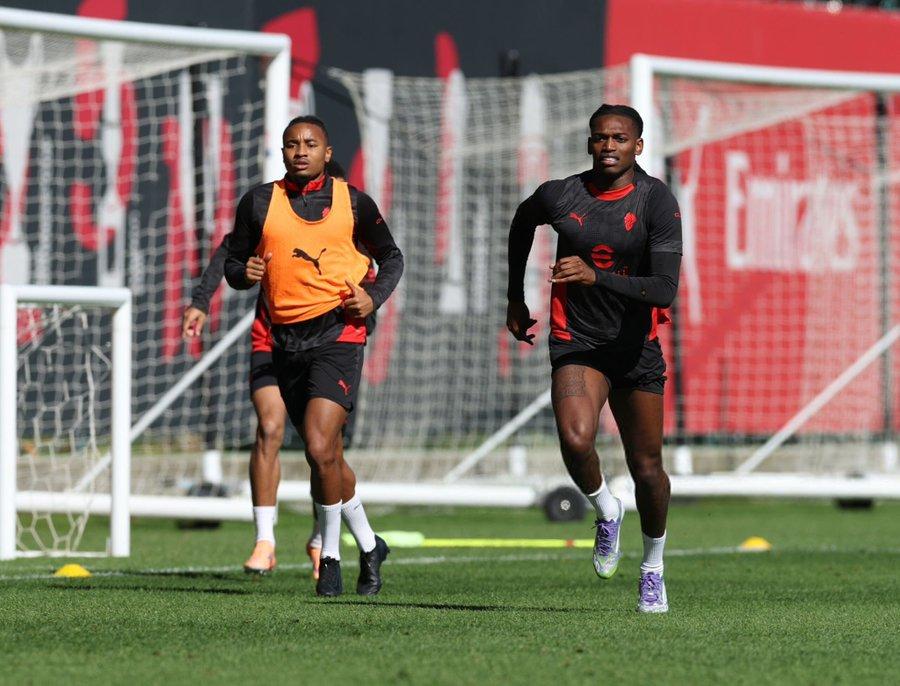 【预测首发】
基本确认明天恩昆库搭档莱奥首发，普利西奇作为后手替补。
中场拉比奥