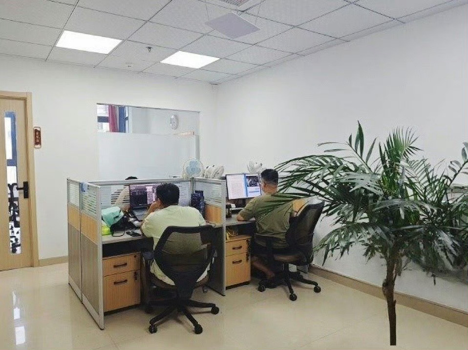 程序员自费450元租工位假装上班为啥还要花钱假装上班，太颠了！如果想找办公氛围，