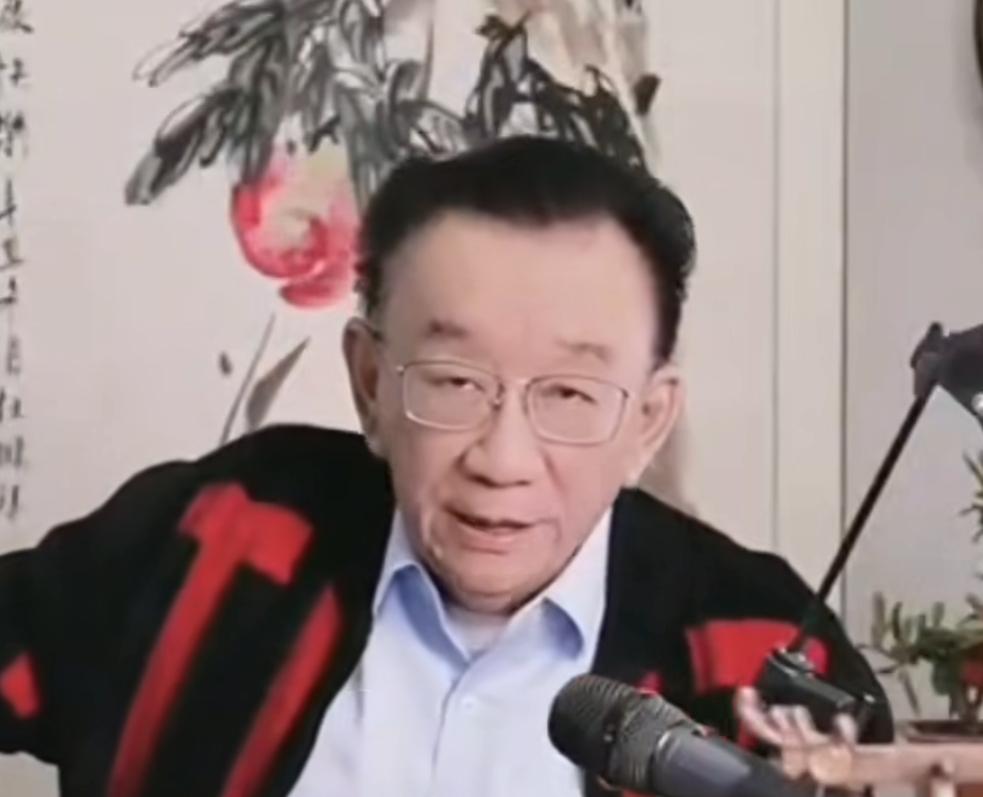 杨议因为观众喊他一句杨老五，当场翻脸骂观众，论心态，杨议还真不如侯耀华。

同样