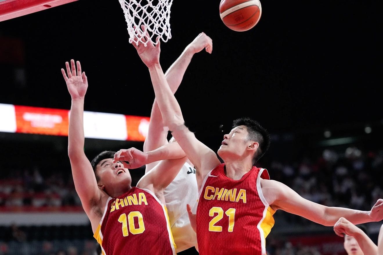 第三节比赛结束（亚运会半决赛）中国男篮52-83日本男篮第一节：15-28第二节