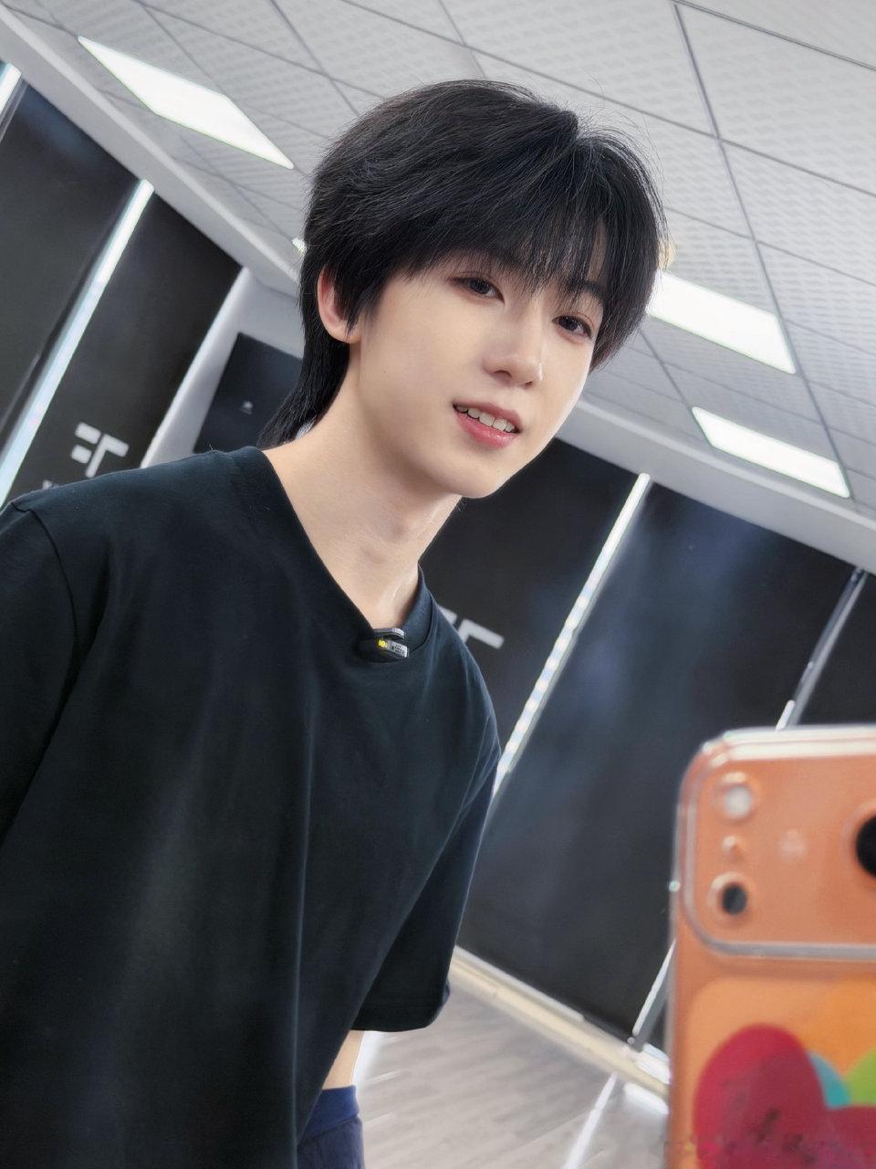 杨博文七天拿下八个百万直拍杨博文7天8个百万直拍 这个成绩是人能做到的吗？！听说