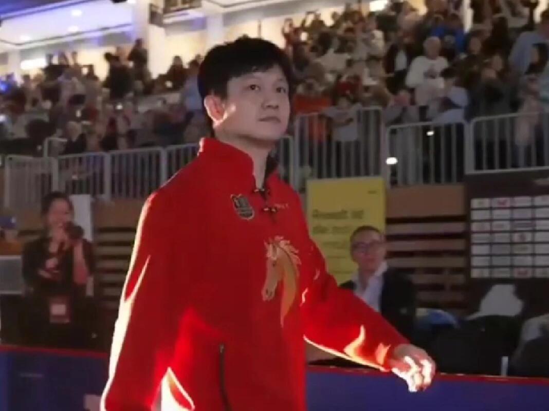 特别的新衣服，在德国也过春节了！
感到震撼，中国红，新春也是参与上了！
说不出来