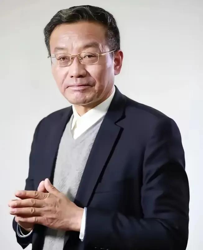 复旦大学教授王德峰：当下两个基本问题摆在中国人眼前，一个是没有精神家园，一个是中