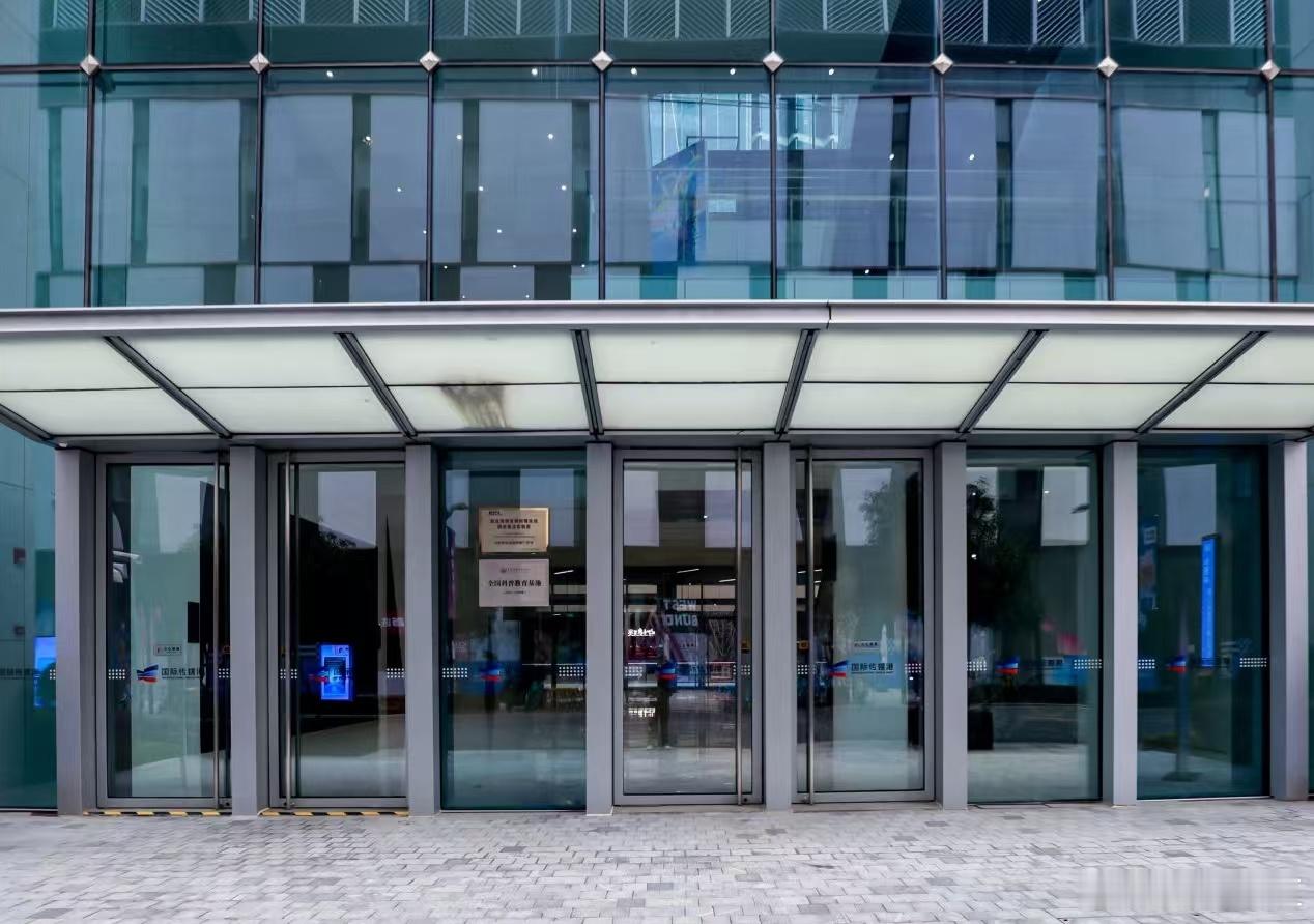 中金大佬都发话了，员工偷偷用AI已成常态，企业接入AI大脑这波是顺势而为WPS3