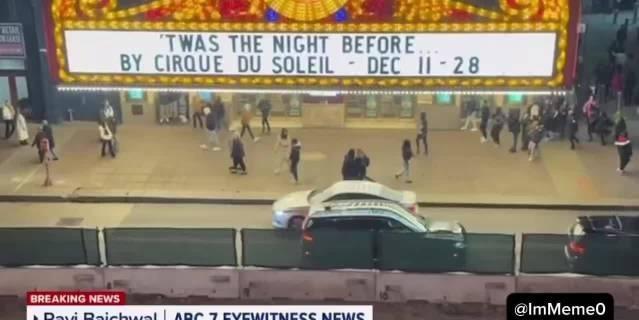 美国芝加哥市中心发生骚乱和枪击案，警方遭袭。
芝加哥市区陷入混乱，300 名青少