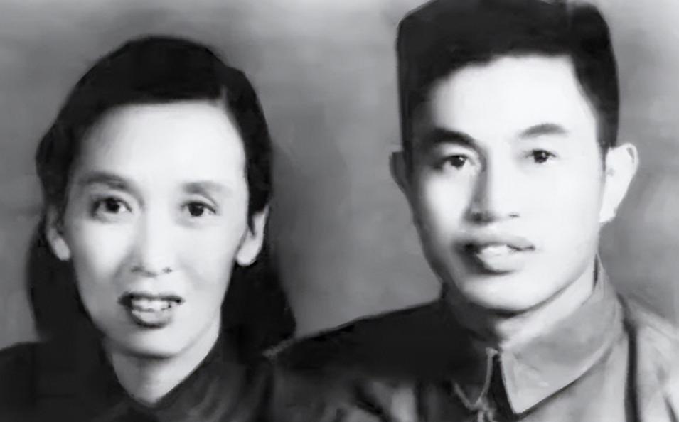 1940年，太行五分区司令员皮定均看上了张烽，请县长上门说媒，张烽当场拒绝：“他
