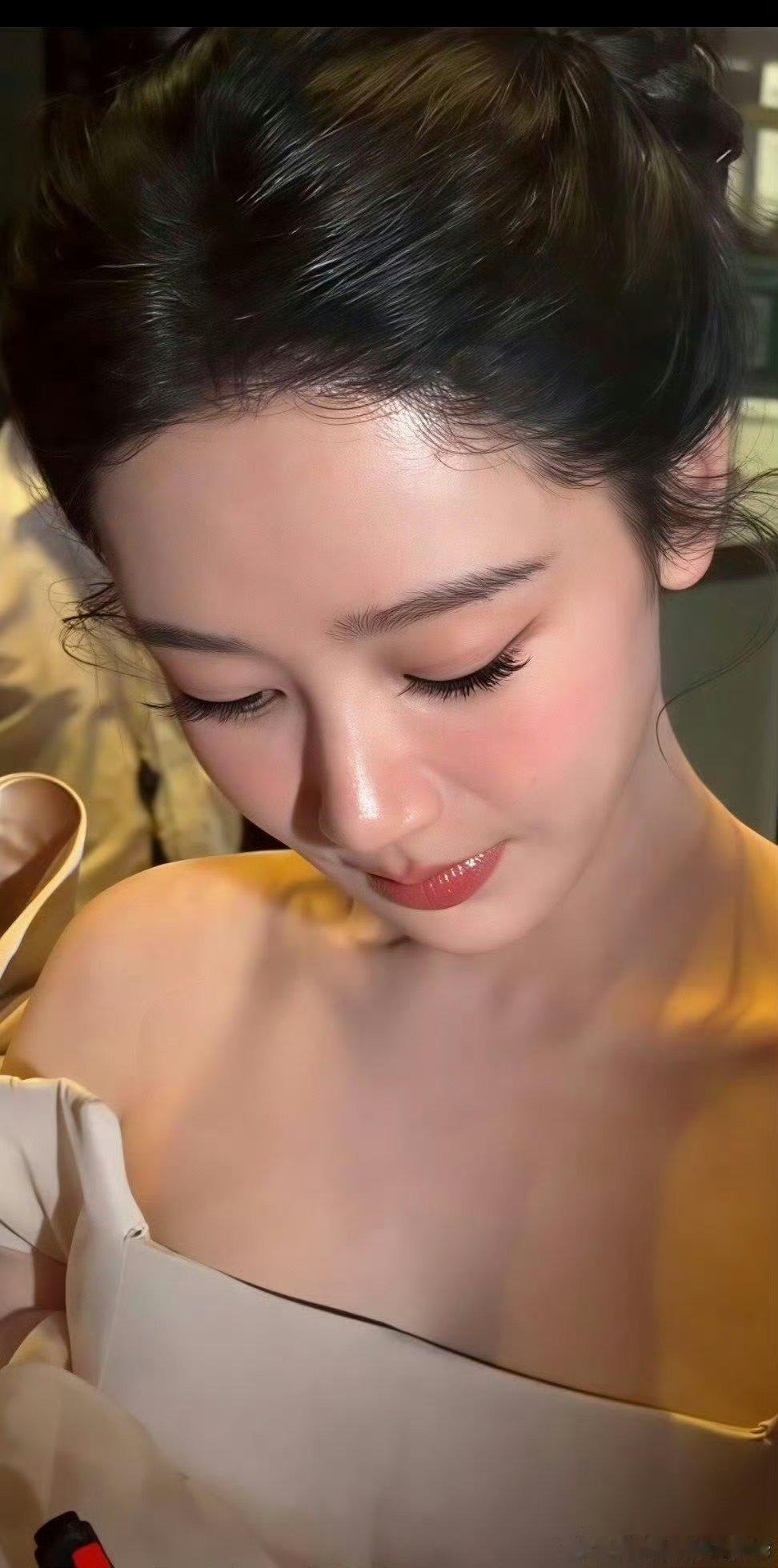 G社拍的杨紫状态真好皮肤真好杨紫真美一切都好 