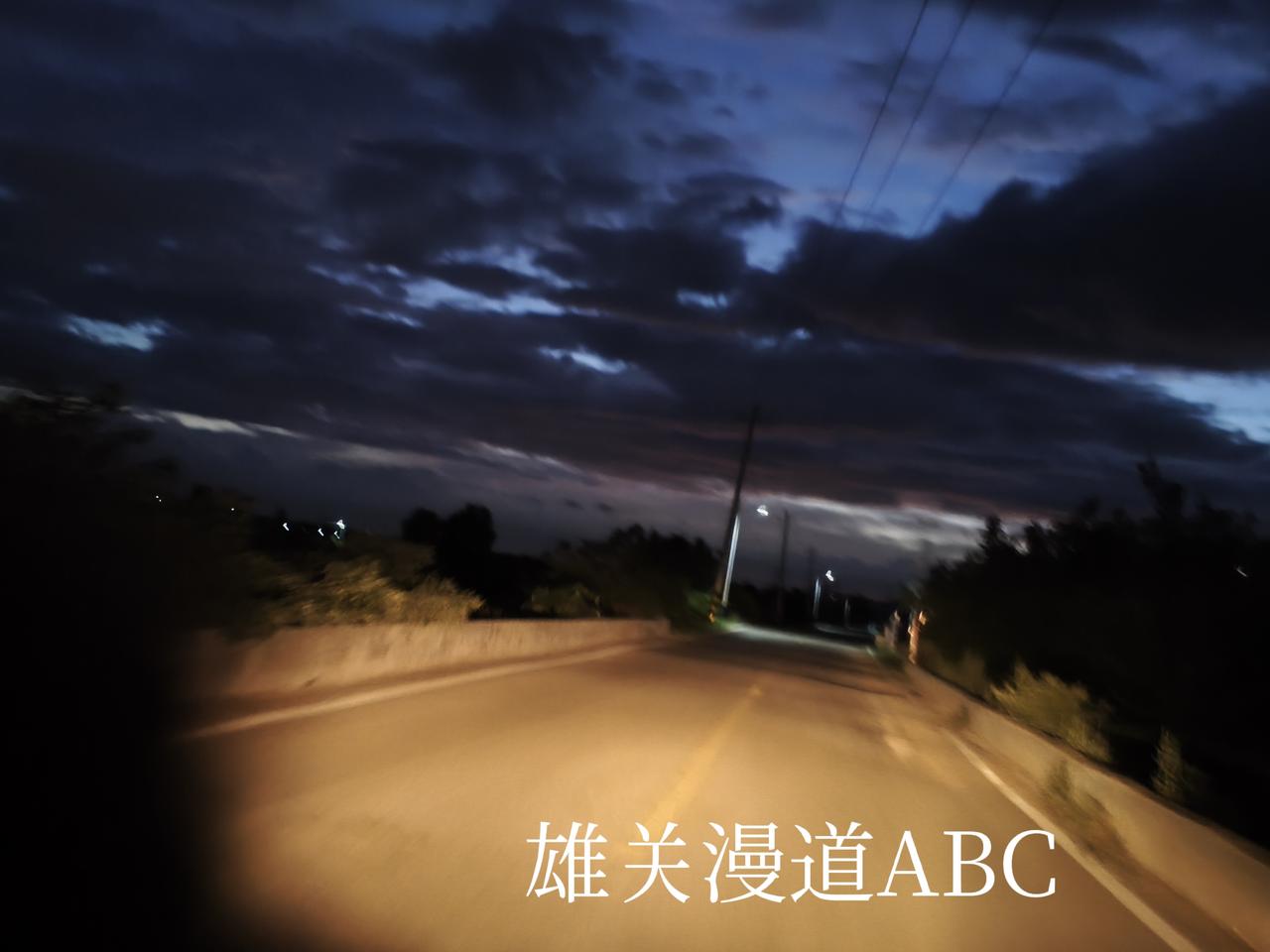 试试对一下：
头条上联：一浅一深河中水，
我对下联：十全十美梦里人。友友来出下联