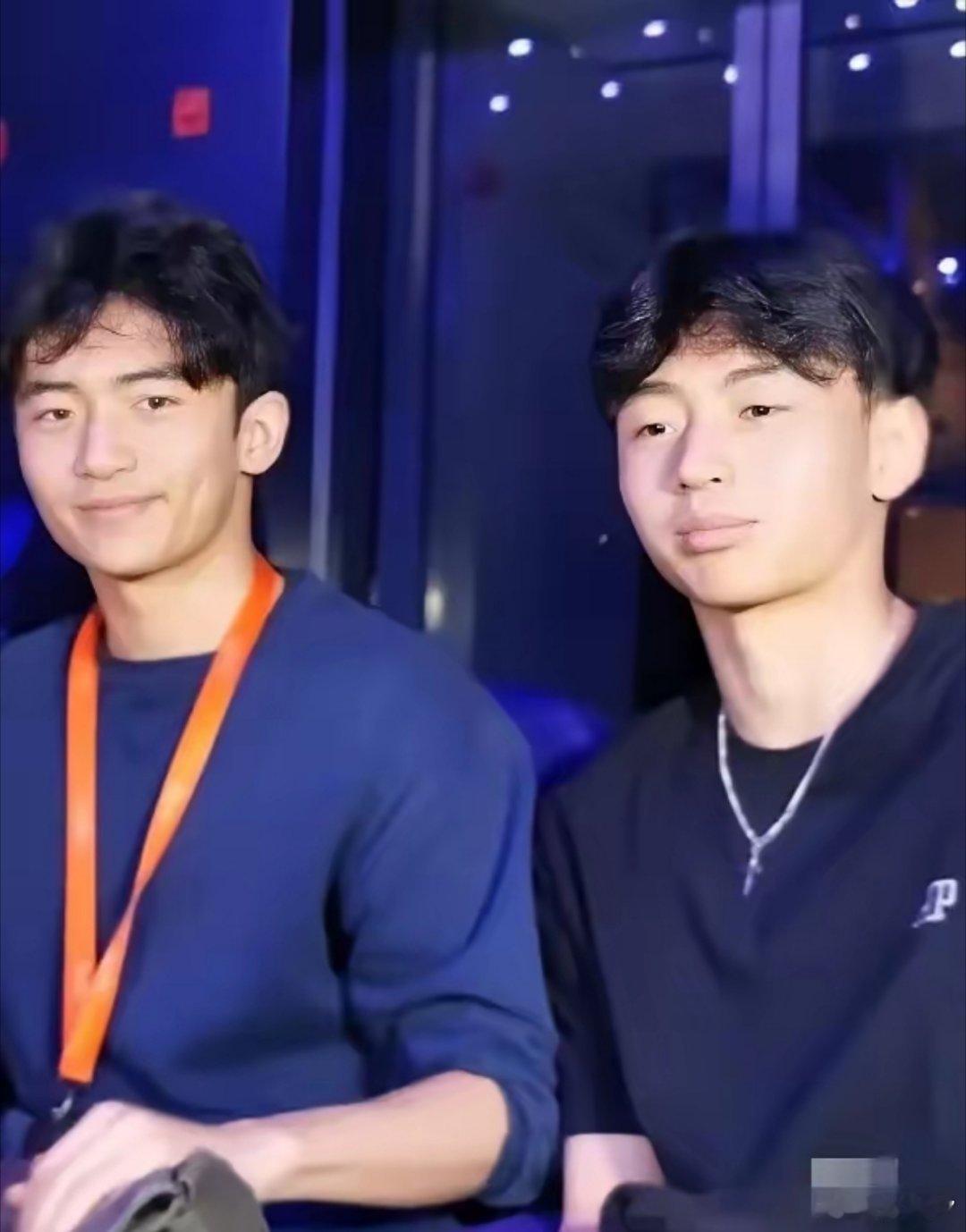 73岁狄波拉和两个孙子现身谢霆锋演唱会尾场，两个儿子好帅气！ ​​​