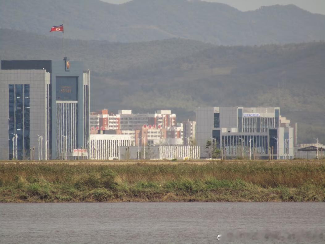 中朝新鸭绿江大桥开通 真漂亮的一座桥！ ​​​