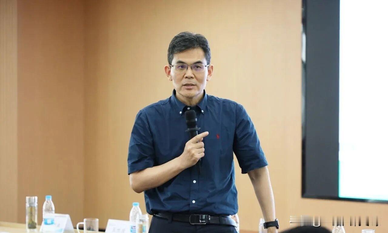 孙文兵教授正式加盟北京大学国际医院，出任肝胆外科主任
孙文兵教授、外科学博士、主