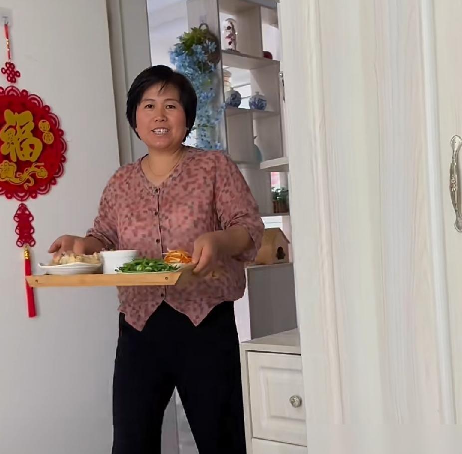 上海有个女博士，结婚没多长时间，怀孕2个月，查出癌症。

这事我越琢磨越觉得，最
