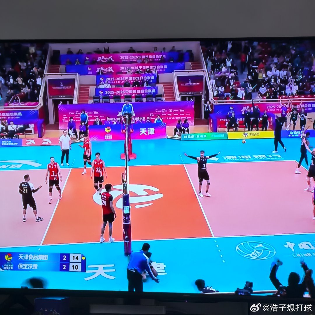 人民馆确实是有点魔力在的，排球之城～🏐 