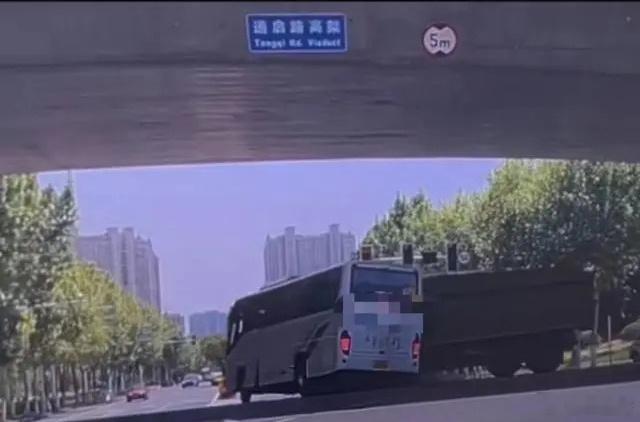 #南通车祸事故原因初步查明#调查原因出来了，是直行信号灯因故障不亮，大巴车没有仔