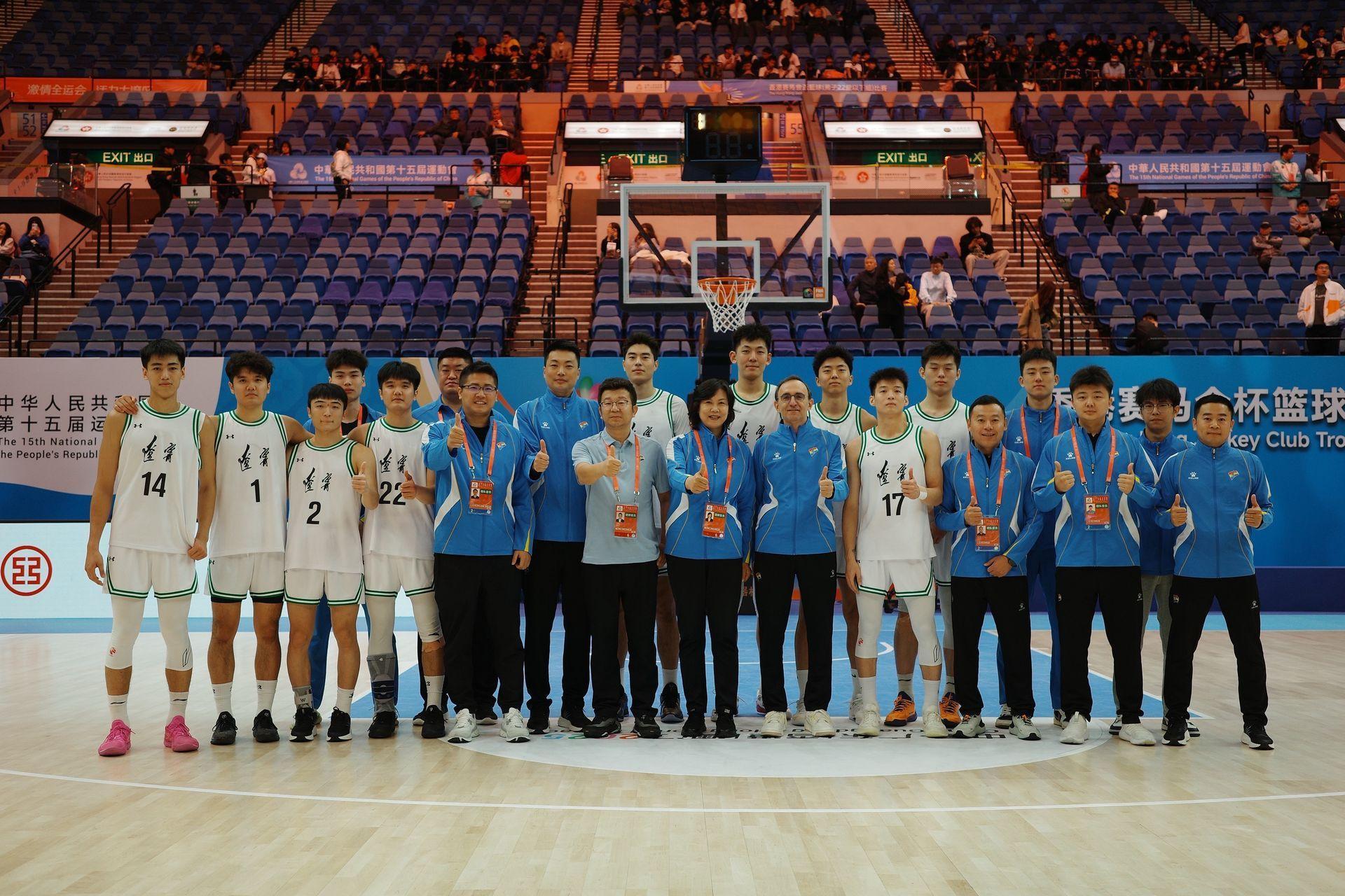 李亚轩（被禁赛无法出战）更新“We are family！ 辽宁🫡 ”