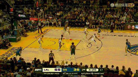 在今天湖人客场挑战勇士的比赛中，发生了让人瞠目结舌的一幕。当时比赛进行到了第二节