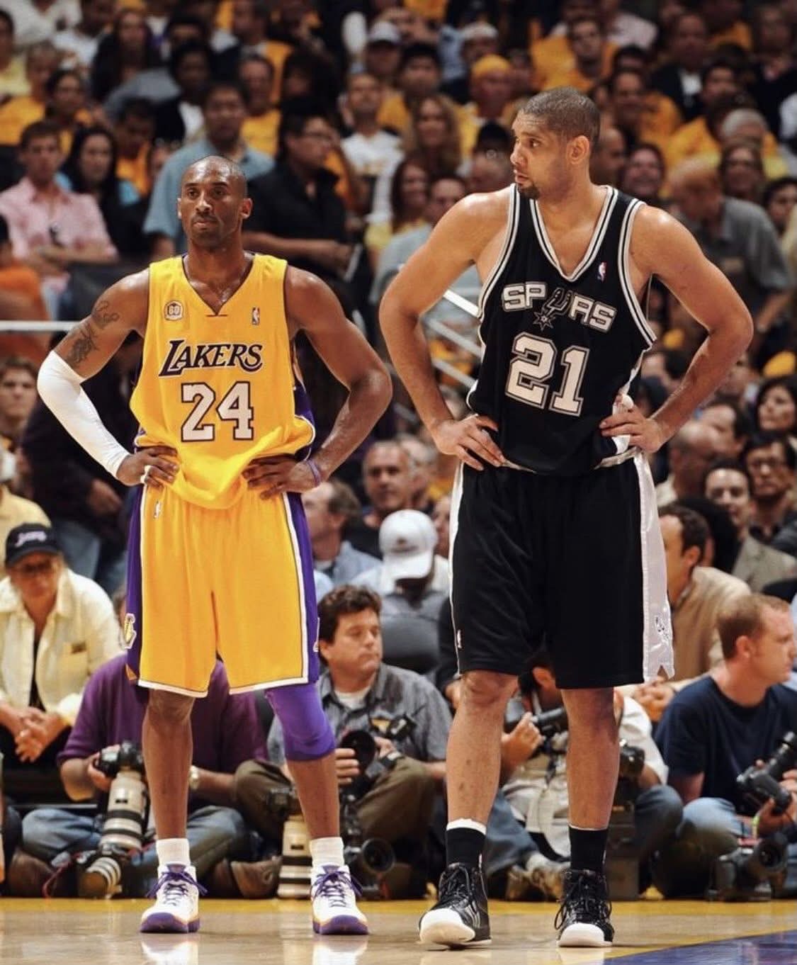 Kobe Bryant 叉腰交流 抬手得分科比
