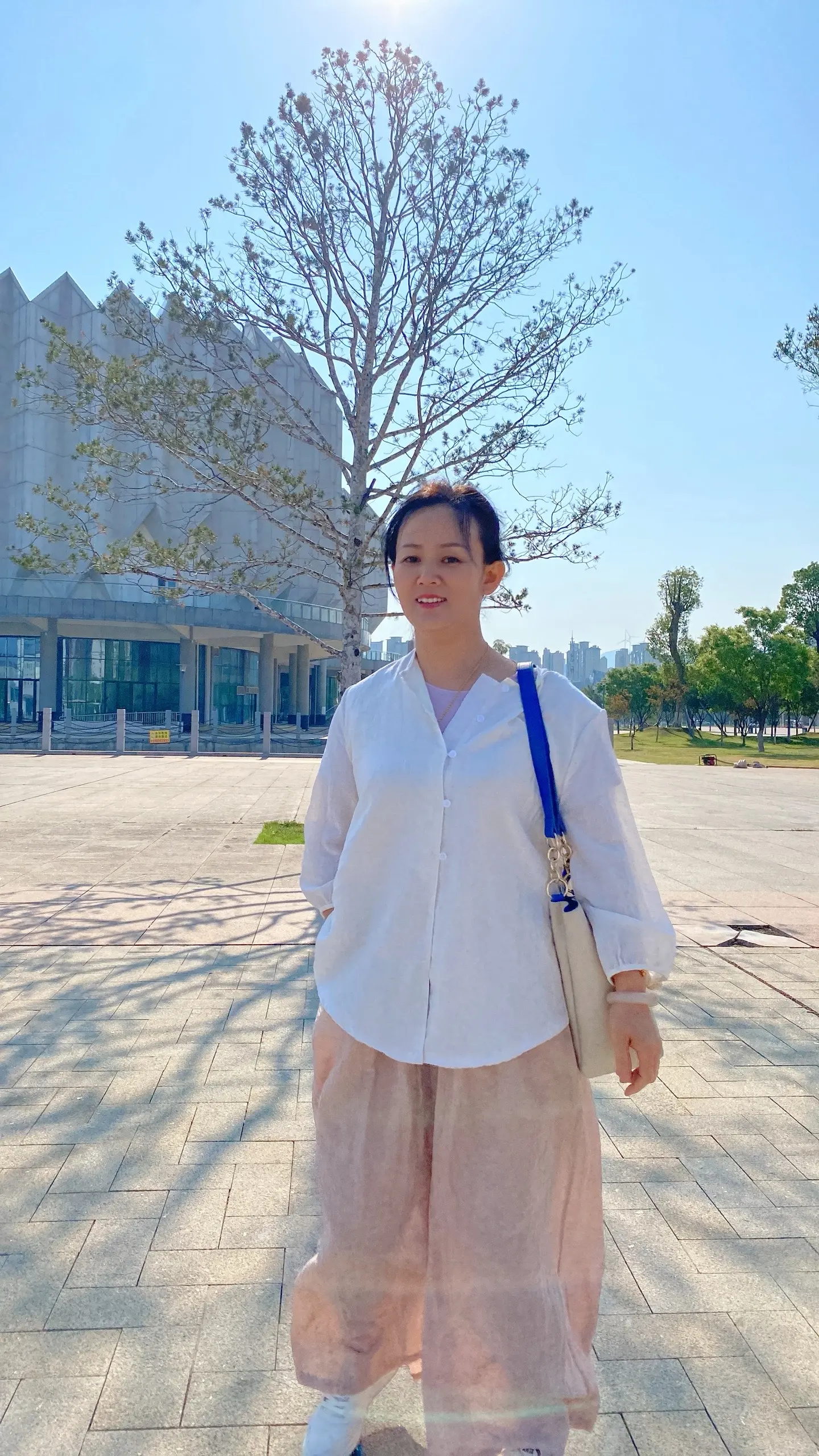 一个中年女人的血脉觉醒，一切从“简”衣服买刚需、吃七分饱、无医无美 接...