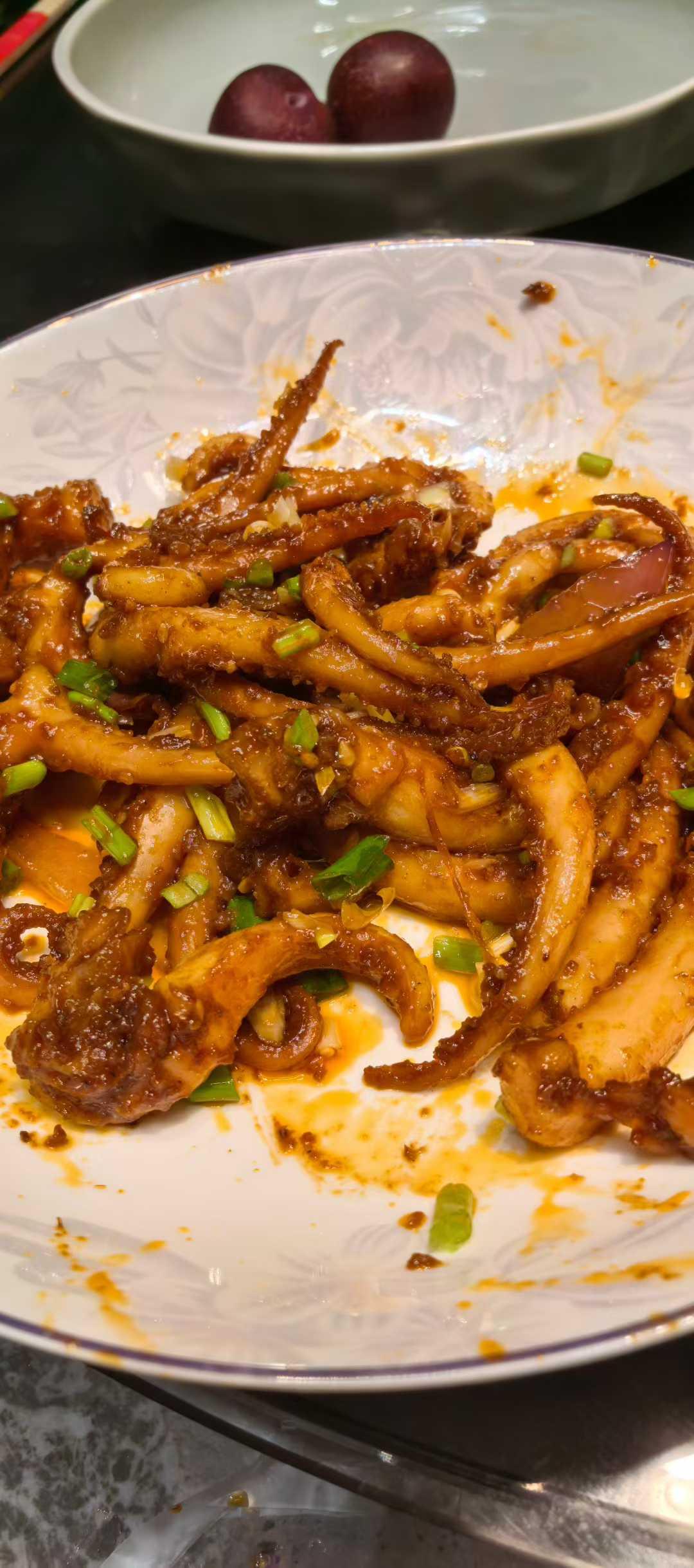 炒锅做出来的铁板鱿鱼，成功nice[呲牙]