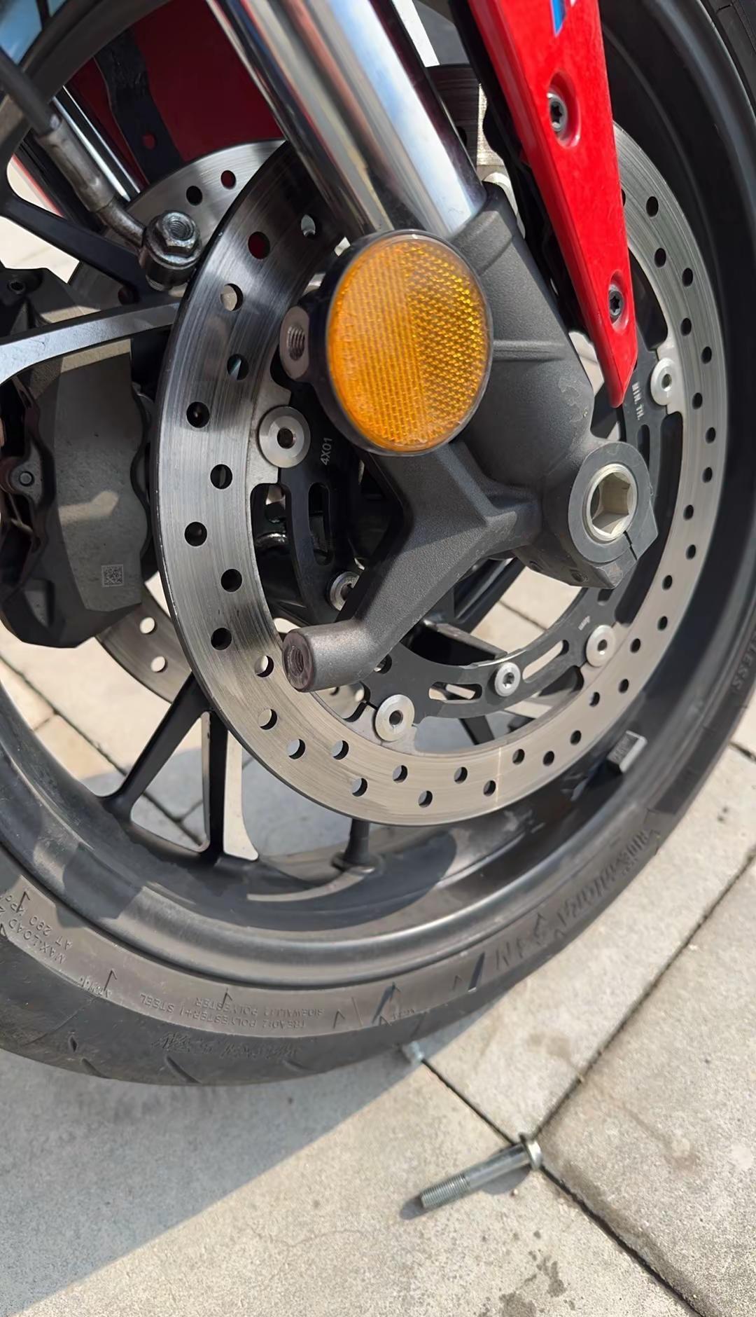 一觉醒来 布雷博卡钳被盗摩托车偷盗