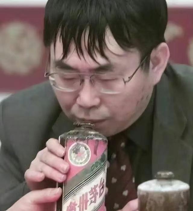 在孔令文眼中，聂老最大的优点就是性格开朗。他说聂老性格特别光明，被媒体批评、有人