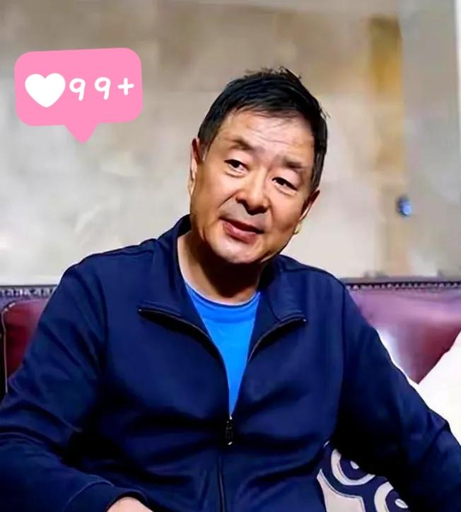 看完真被敲了一下：72岁的濮存昕，夜里用一根布带，把自己和94岁患阿尔茨海默症i
