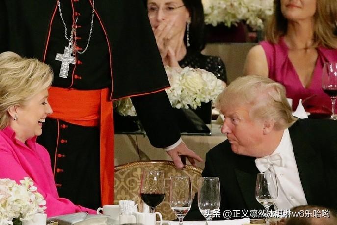特朗普连续三次嘲讽希拉里这事，挺有意思。他演讲时就三次说希拉里是“讨厌的人”，还