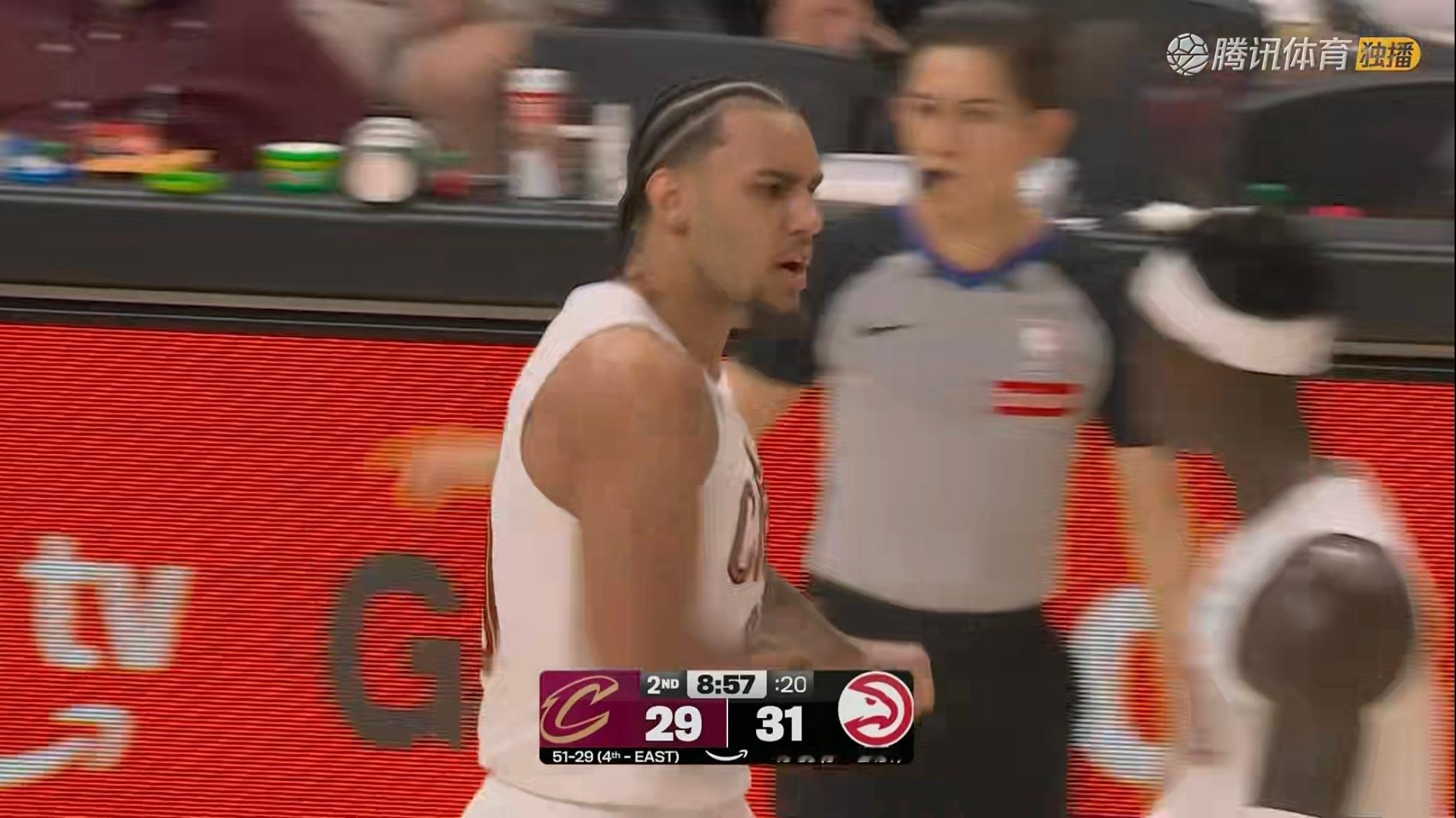 老鹰的防守形同虚设老鹰vs骑士