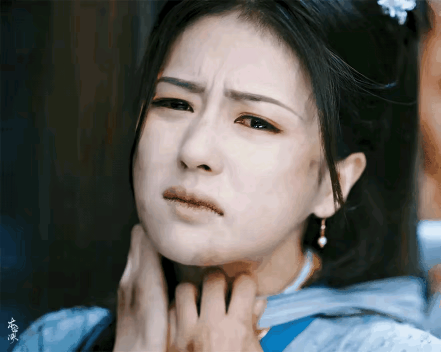 白鹿和鞠婧祎的被勒脖子戏份动图，谁的演技代入感更强？ ​​​